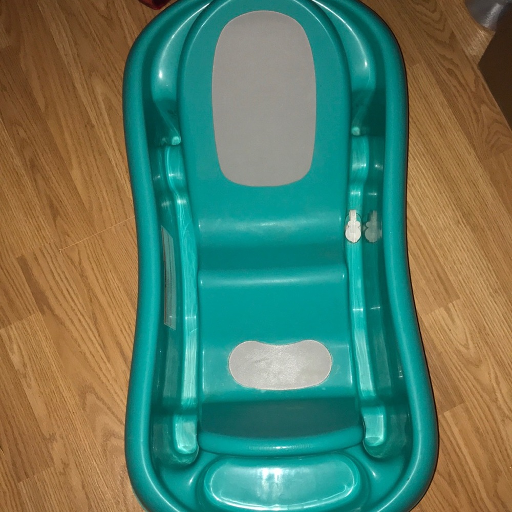 Baby bath tub